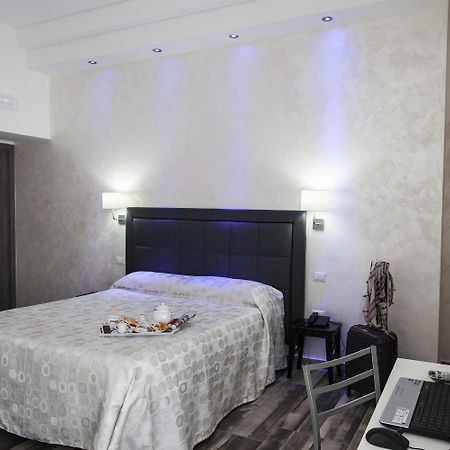 Napoli Garibaldi Square Bed & Breakfast Eksteriør bilde