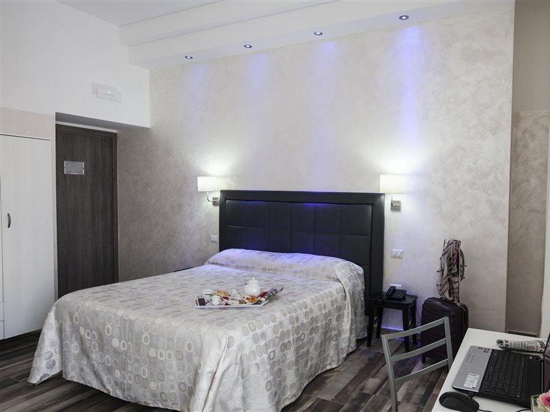 Napoli Garibaldi Square Bed & Breakfast Eksteriør bilde