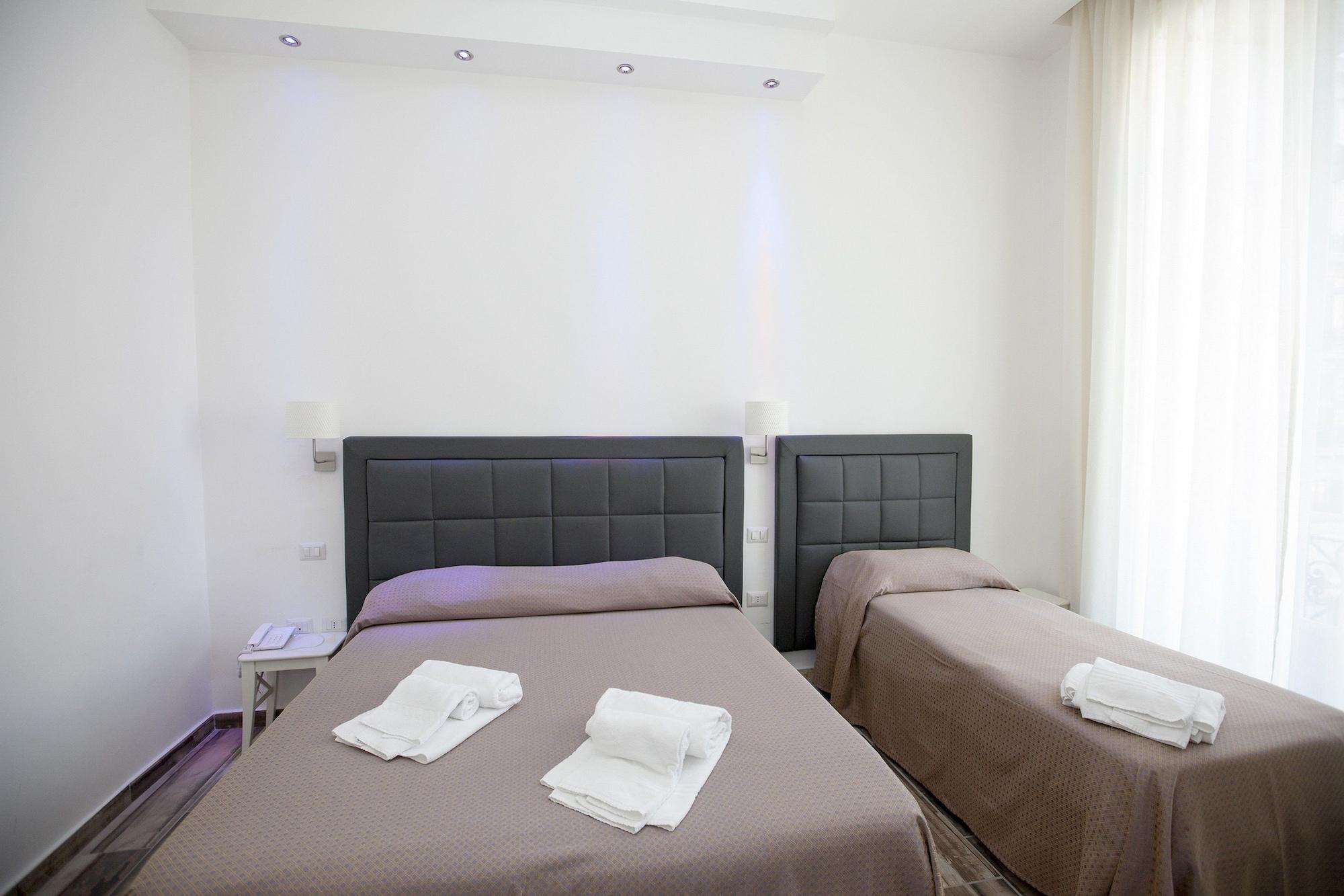 Napoli Garibaldi Square Bed & Breakfast Eksteriør bilde