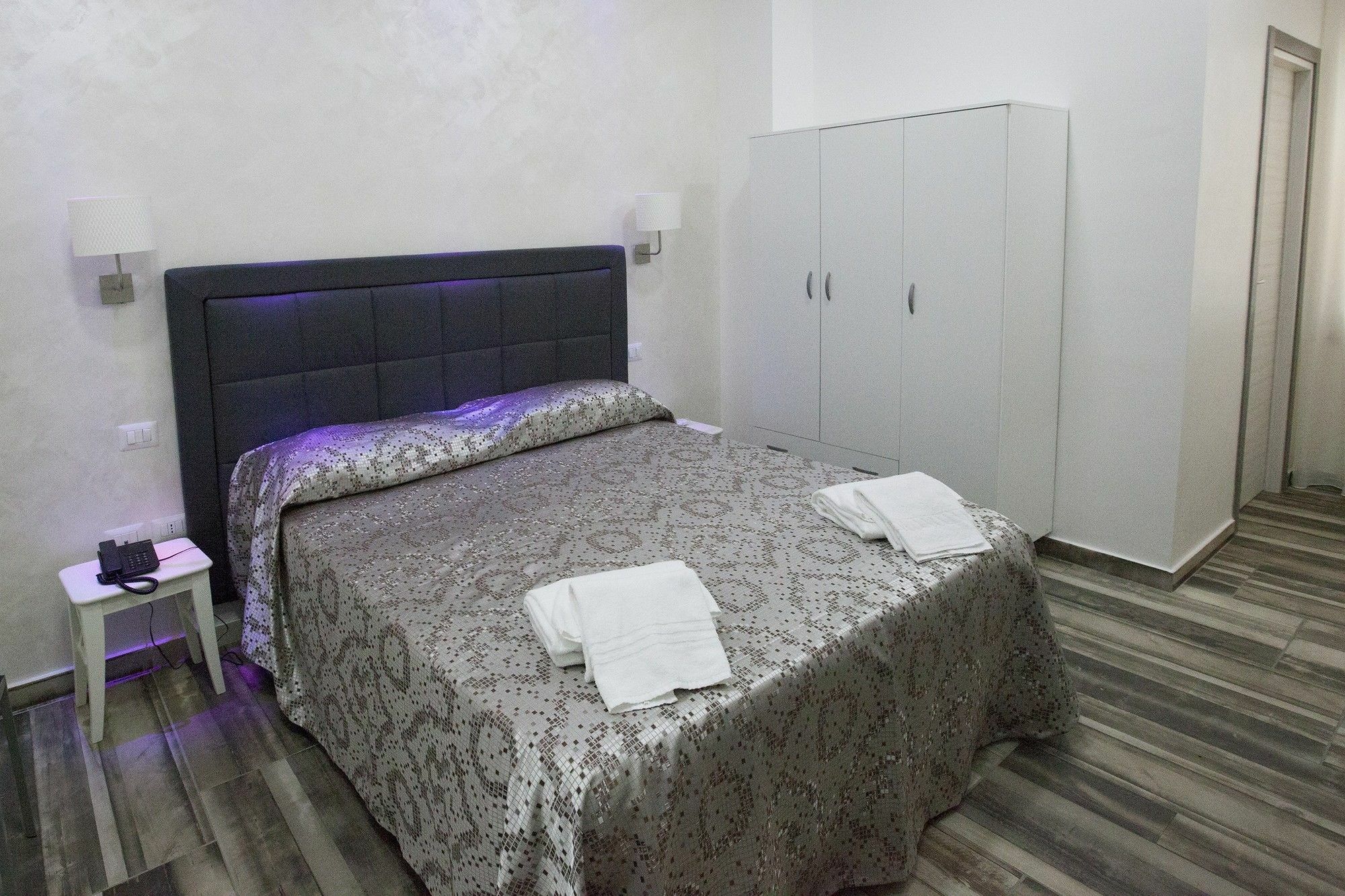 Napoli Garibaldi Square Bed & Breakfast Eksteriør bilde